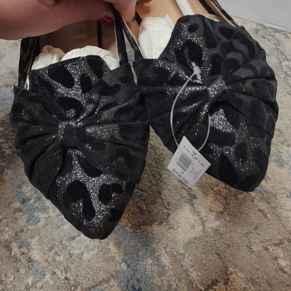 NWT Torrid 7W Shimmer Velvet Bow Pointed Toe Loafer Black Grey Leopard 7 Wide - Picture 7 of 13